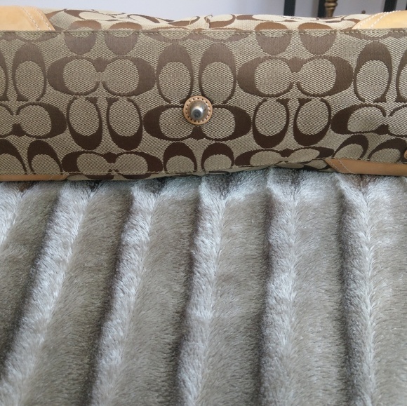 Authentic Coach signature satchel purse - Picture 8 of 8